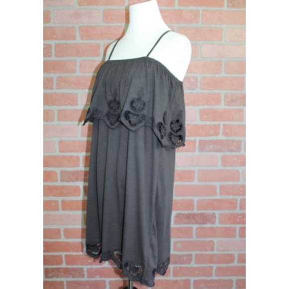TOPSHOP Charcoal Eyelet Off the Shoulder Dress - Picture 2 of 5